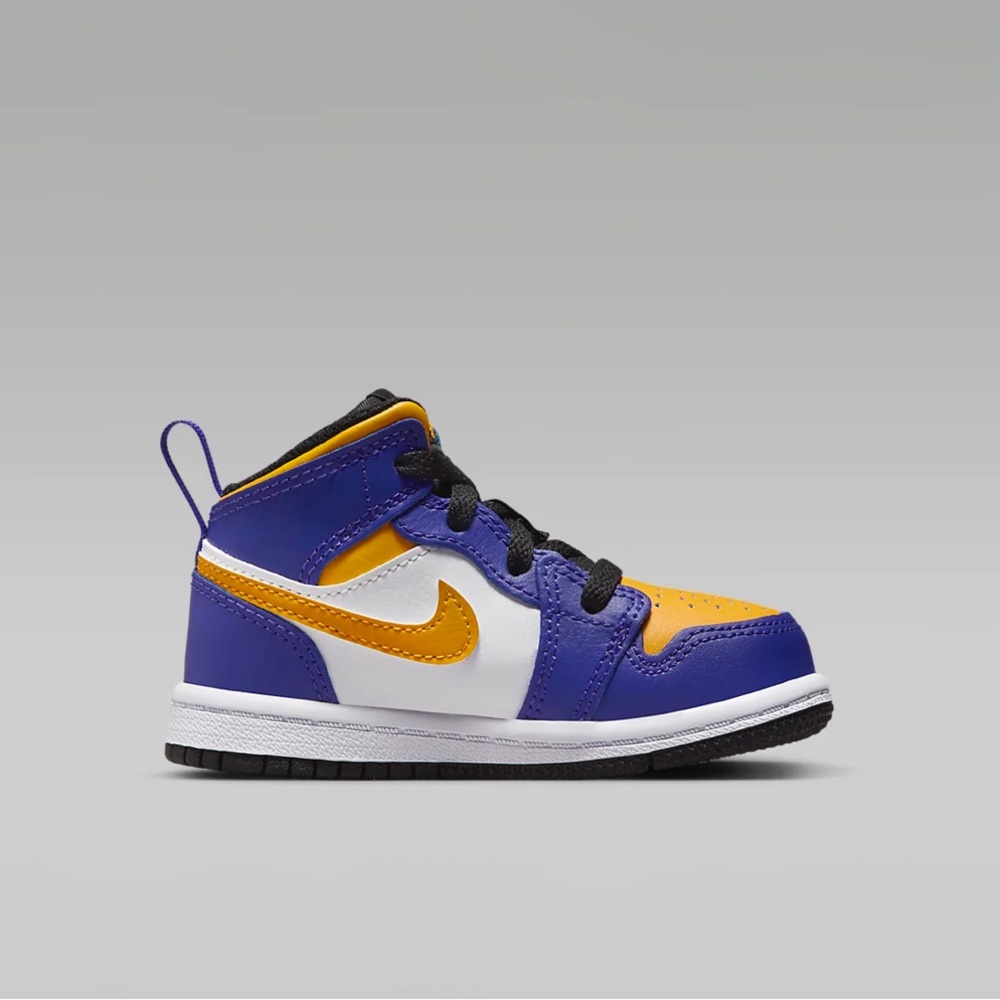 Jordan 1 Mid toddler size 7C